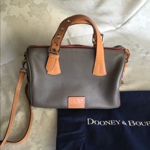 Dooney & Bourke Hanbag